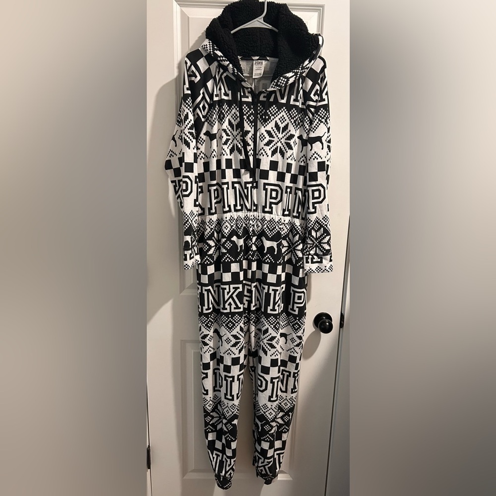 PINK Victoria's Secret Black and White Sherpa pajama Set with Hoodie!